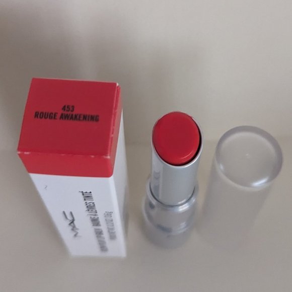 MAC Glow Play Lip Balm - 453 Rouge Awakening - Picture 2 of 2